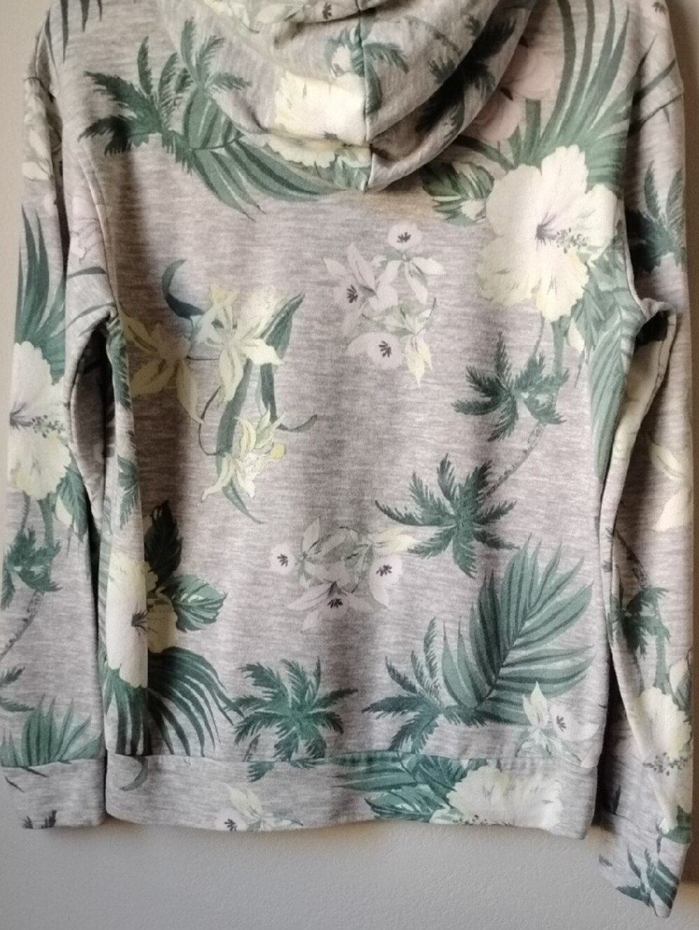 Original Use Size S Gray Crewneck Hoodie with Green Tropical Print - Picture 10 of 15